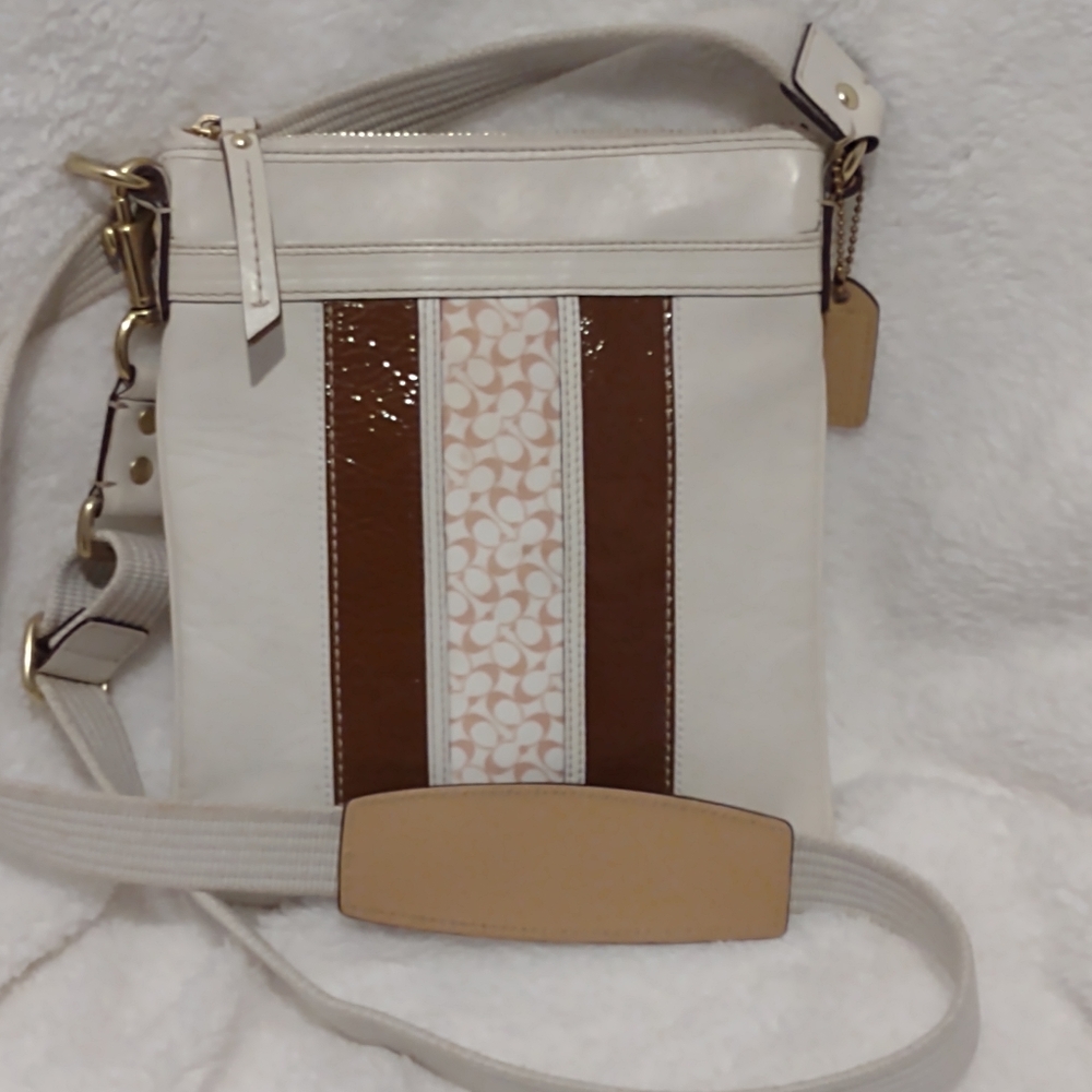 Coach Classic Crossbody bag Cream Brown OS